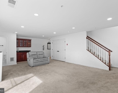 42243 Canary Grass Square - Photo Thumbnail 38