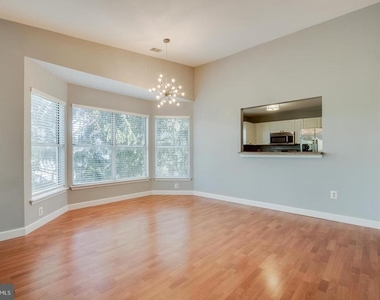 20575 Snowshoe Square - Photo Thumbnail 3