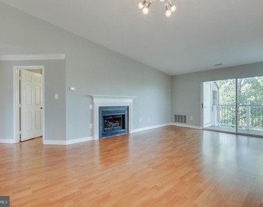 20575 Snowshoe Square - Photo Thumbnail 9
