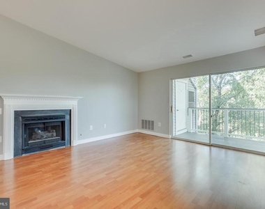 20575 Snowshoe Square - Photo Thumbnail 5