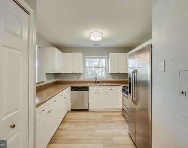 20575 Snowshoe Square - Photo Thumbnail 12