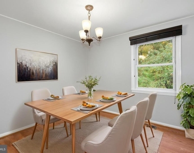 3151 Ellenwood Drive - Photo Thumbnail 2