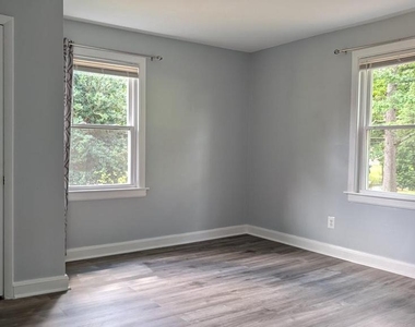7104 Judith Avenue - Photo Thumbnail 6