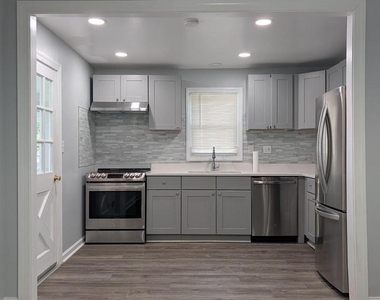 7104 Judith Avenue - Photo Thumbnail 11