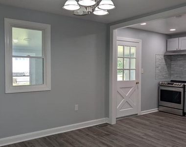 7104 Judith Avenue - Photo Thumbnail 4