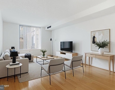 2726 Gallows Road - Photo Thumbnail 6