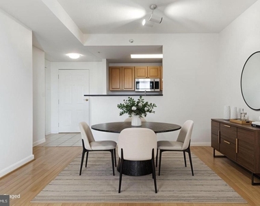 2726 Gallows Road - Photo Thumbnail 7