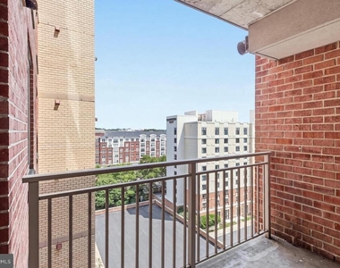 2726 Gallows Road - Photo Thumbnail 19