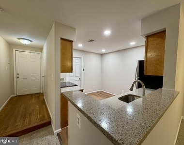 7503 Ashby Lane - Photo Thumbnail 10