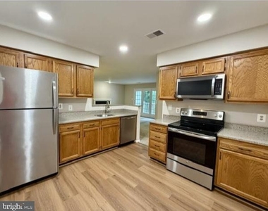 7503 Ashby Lane - Photo Thumbnail 9