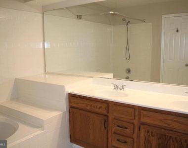 7503 Ashby Lane - Photo Thumbnail 22