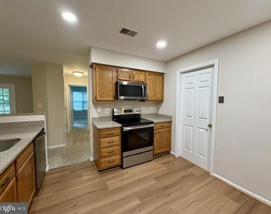 7503 Ashby Lane - Photo Thumbnail 11