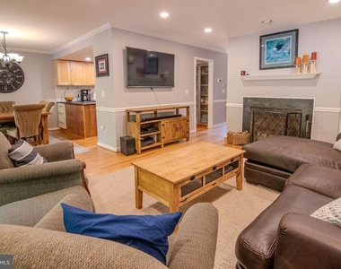 2207 Cedar Cove Court - Photo Thumbnail 7