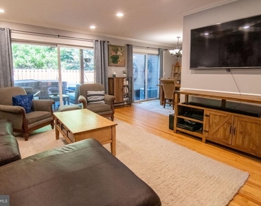 2207 Cedar Cove Court - Photo Thumbnail 5