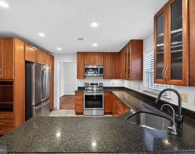 102 Cunningham Park Court Se - Photo Thumbnail 5