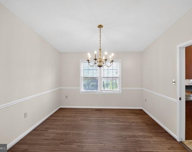 102 Cunningham Park Court Se - Photo Thumbnail 4