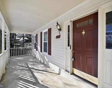 102 Cunningham Park Court Se - Photo Thumbnail 2