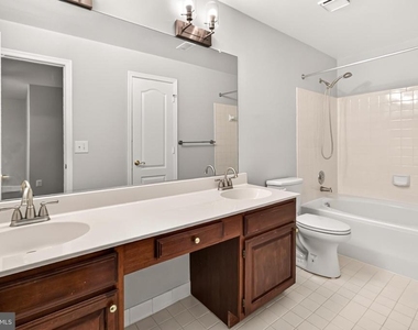 5608 Willoughby Newton Drive - Photo Thumbnail 6