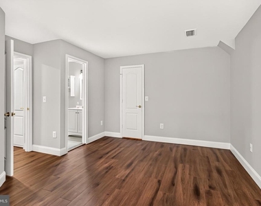 5608 Willoughby Newton Drive - Photo Thumbnail 7