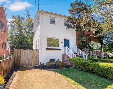 19 E Custis Avenue - Photo Thumbnail 2
