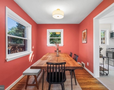 19 E Custis Avenue - Photo Thumbnail 10
