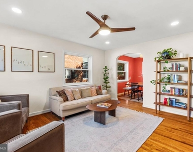 19 E Custis Avenue - Photo Thumbnail 6