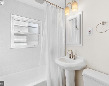 19 E Custis Avenue - Photo Thumbnail 13