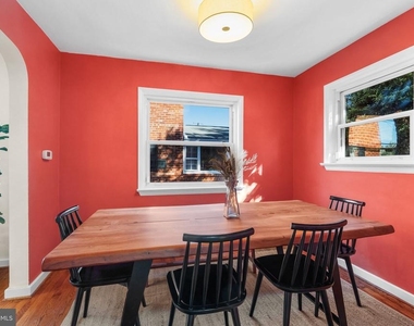 19 E Custis Avenue - Photo Thumbnail 12