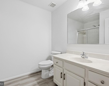 244 S Reynolds Street - Photo Thumbnail 5