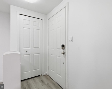 244 S Reynolds Street - Photo Thumbnail 13