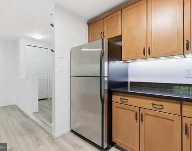 244 S Reynolds Street - Photo Thumbnail 12