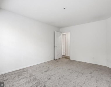 244 S Reynolds Street - Photo Thumbnail 9