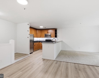244 S Reynolds Street - Photo Thumbnail 14