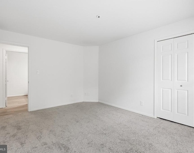 244 S Reynolds Street - Photo Thumbnail 8