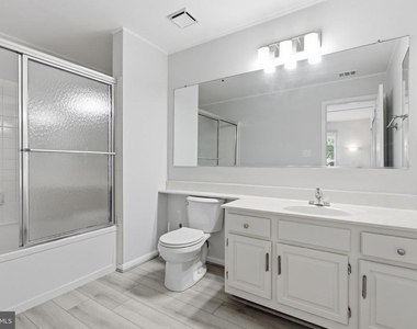 244 S Reynolds Street - Photo Thumbnail 4