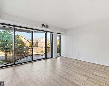 1530 Key Boulevard - Photo Thumbnail 9
