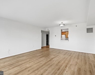 1530 Key Boulevard - Photo Thumbnail 11