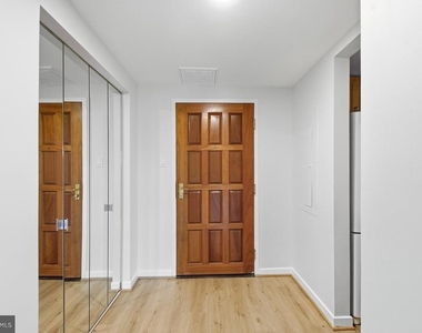 1530 Key Boulevard - Photo Thumbnail 5