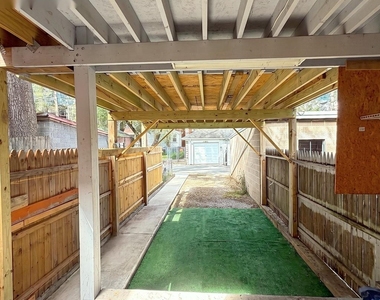 609 W Locust Street - Photo Thumbnail 11