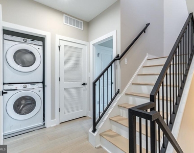 2406 N 3rd Street - Photo Thumbnail 10