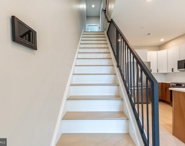 2406 N 3rd Street - Photo Thumbnail 9
