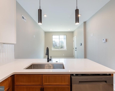 2406 N 3rd Street - Photo Thumbnail 3