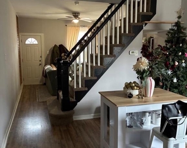 2061 E Hagert Street - Photo Thumbnail 10