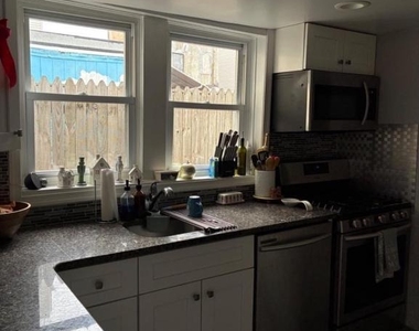 2061 E Hagert Street - Photo Thumbnail 17