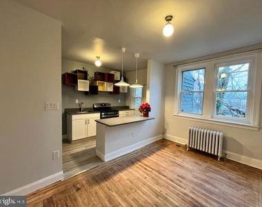 2025 Conlyn Street - Photo Thumbnail 4