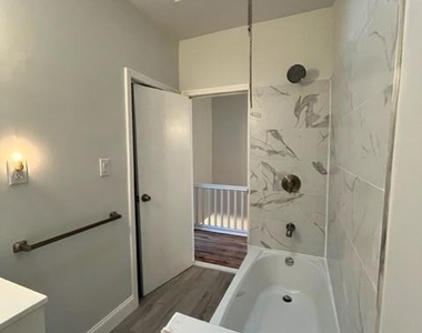 2025 Conlyn Street - Photo Thumbnail 8