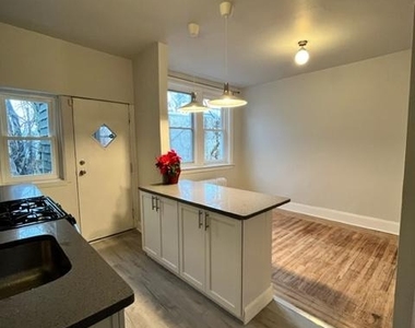 2025 Conlyn Street - Photo Thumbnail 2