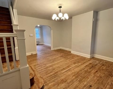 2025 Conlyn Street - Photo Thumbnail 12