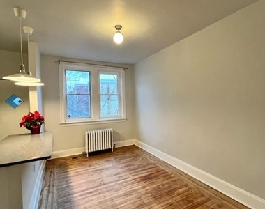 2025 Conlyn Street - Photo Thumbnail 3