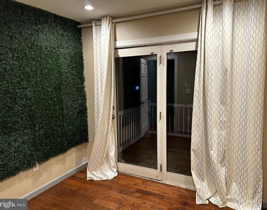 1217 N Taylor Street - Photo Thumbnail 10